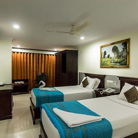 Capital O Hotel Central Park Near Birla Mandir Hyderabad Eksteriør billede