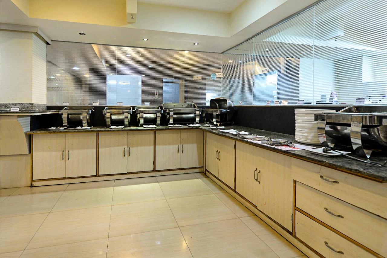 Capital O Hotel Central Park Near Birla Mandir Hyderabad Eksteriør billede