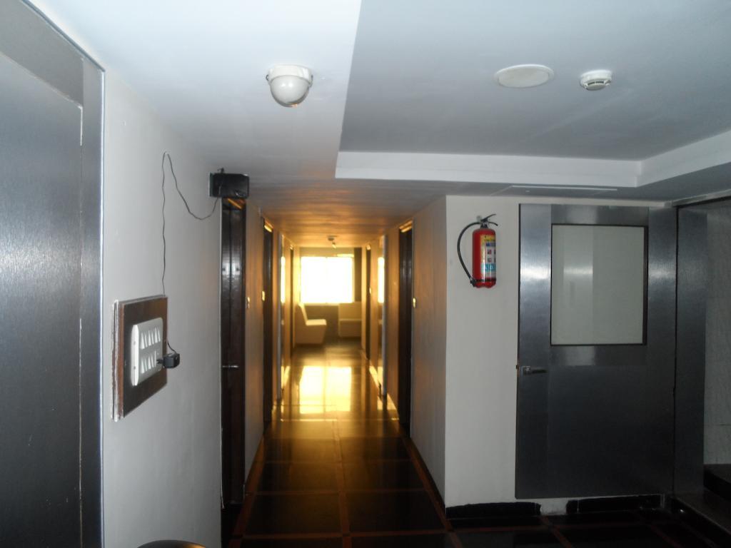 Capital O Hotel Central Park Near Birla Mandir Hyderabad Eksteriør billede