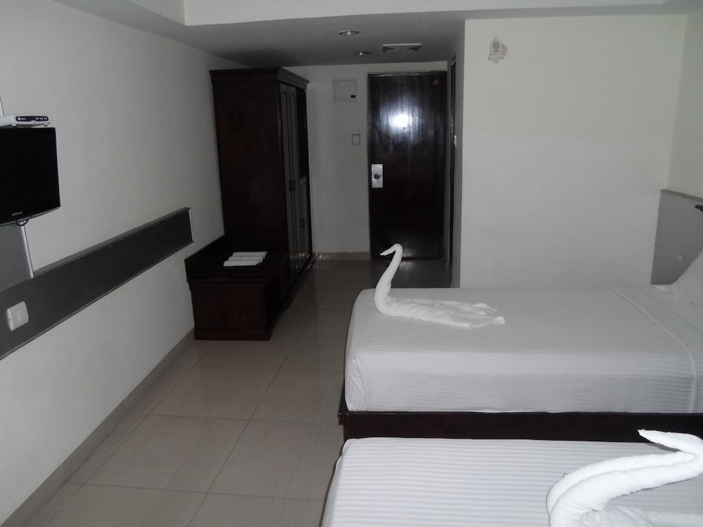 Capital O Hotel Central Park Near Birla Mandir Hyderabad Eksteriør billede