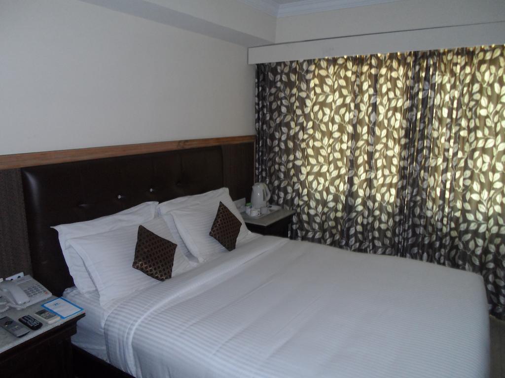 Capital O Hotel Central Park Near Birla Mandir Hyderabad Eksteriør billede